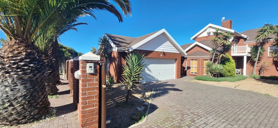 To Let 5 Bedroom Property for Rent in Bluewater Bay Western Cape